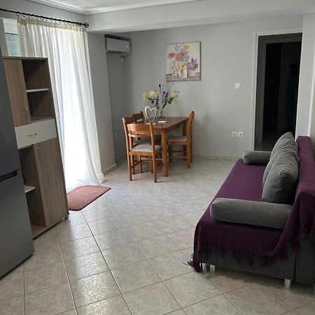 Παραλιακό Διαμέρισμα Με Αυλή Gythio Eksteriør billede